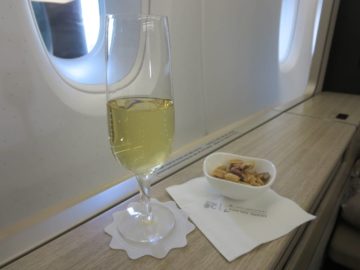 asiana first class a380 essen 0 champagner