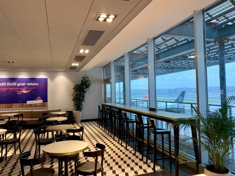 aspire lounge zuerich terminal e fensterfront