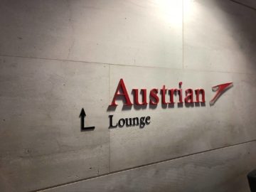 austrian airlines business class lounge wien terminal d logo