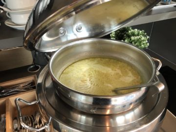 austrian airlines business class lounge wien terminal d zucchini creme suppe