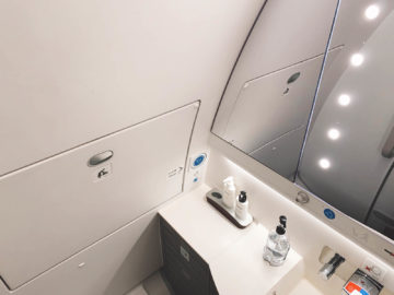 cathay pacific business class a350 1000 bad 5