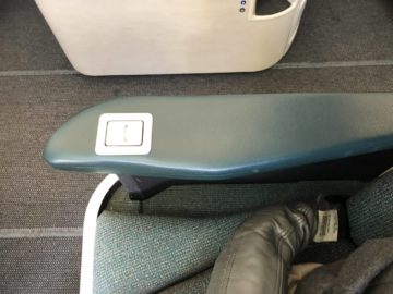 cathay pacific business class a330 armlehne