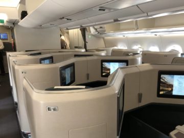 cathay pacific business class a350 1000 kabine hinten