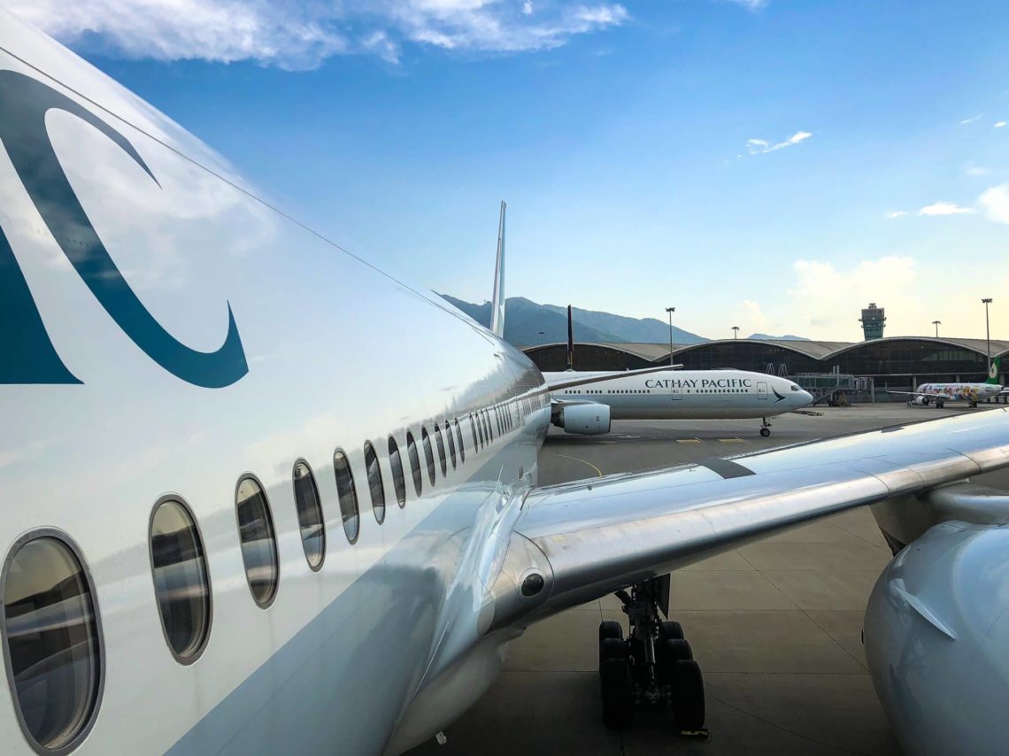 cathay pacific first class boeing 777 300 einstieg