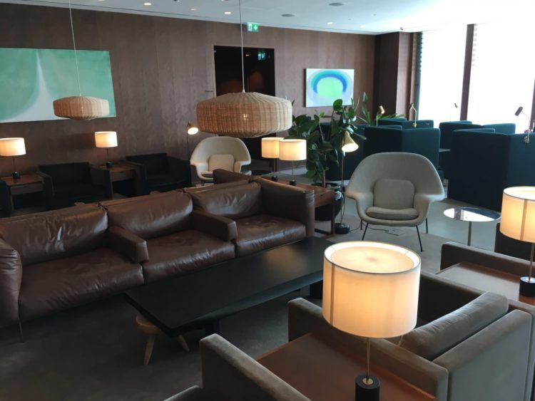 cathaypacific business class lounge londonheathrow hauptbereich