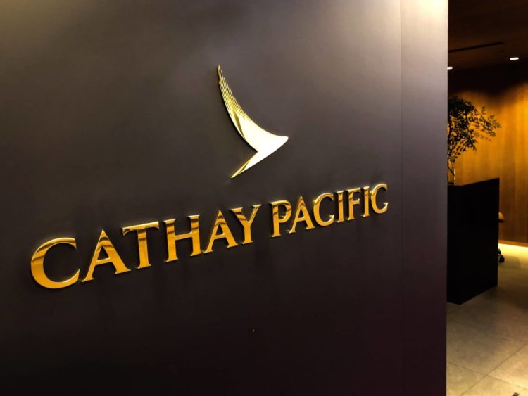 cathaypacific business class lounge taiwan taoyuan logo