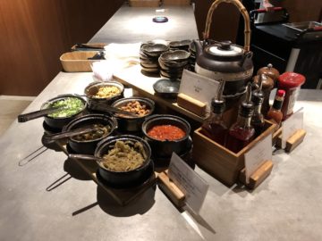 cathaypacific business class lounge taiwan taoyuan saucen