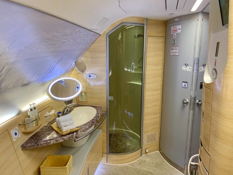 emirates alte first class a380 bad 2