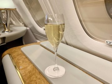 emirates alte first class a380 champagner