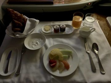 emirates alte first class a380 fruehstueck 1
