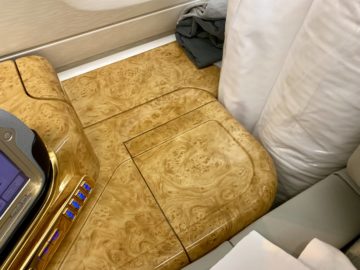emirates alte first class a380 staufach 1