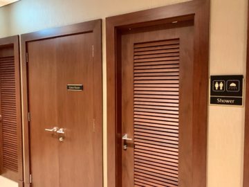 emirates lounge tokio narita duschen