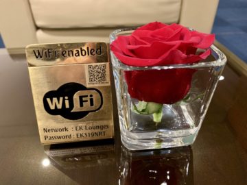 emirates lounge tokio narita wifi