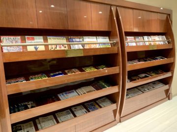 emirates lounge tokio narita zeitschriften