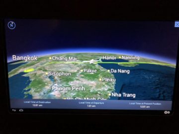 eva air business class boeing 777 300 anflug bangkok