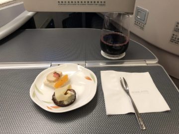 eva air business class boeing 777 300 gruss aus der kueche