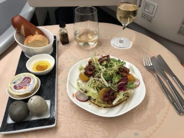 eva air business class boeing 777 300 salat