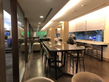 eva air lounge the star tresenbereich2
