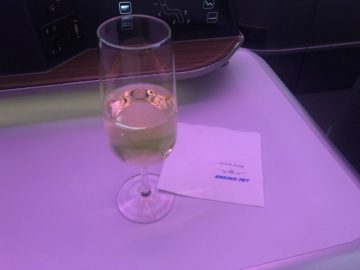 eva air neue business class boeing 787 9 champagner begruessung