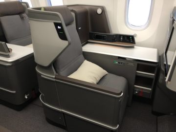 eva air neue business class boeing 787 9 sitz ablageflaeche fenster