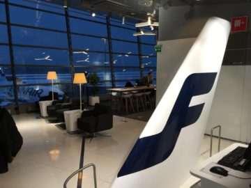 finnair lounge helsinki fluegel eingangsbereich