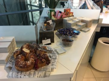 finnair lounge helsinki kuchen schokolade