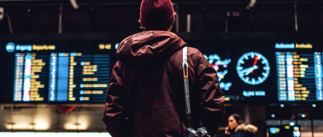 flughafen anzeige unsplash