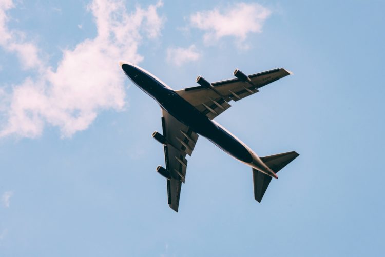 flugzeug unsplash
