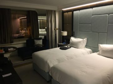 hilton budapest twin executive room betten