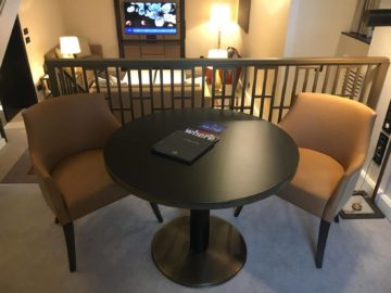 hilton budapest two bedroom suite aufgang wohnzimmer sitzbereich 2