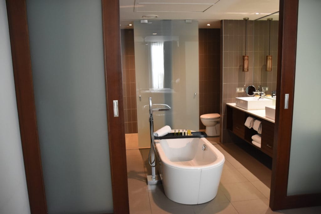 Hilton Fiji Badezimmer mit Badezimmer