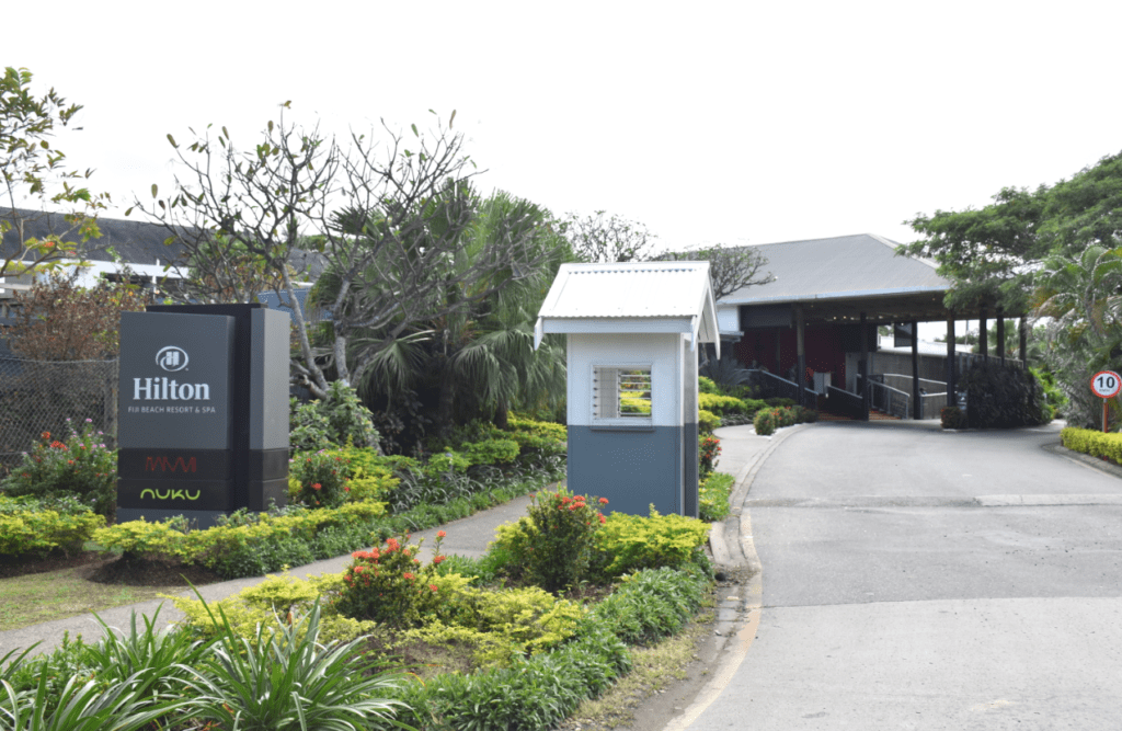 Auffahrt zum Hilton Fiji auf Denarau Island