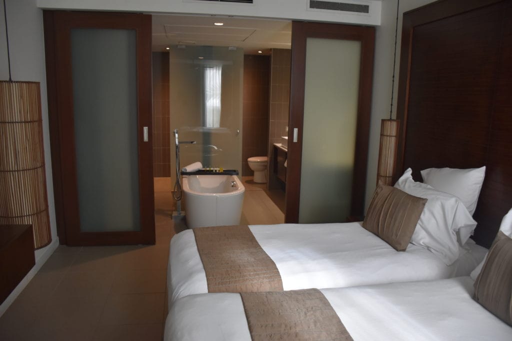 Hilton Fiji Twin Bed Zimmer von der Seite
