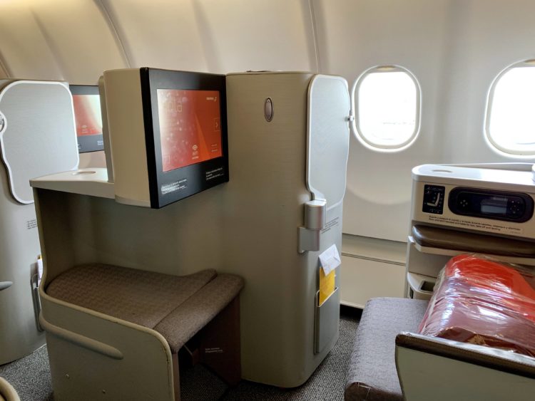 iberia business class a330 300 einzelsitz gang 1