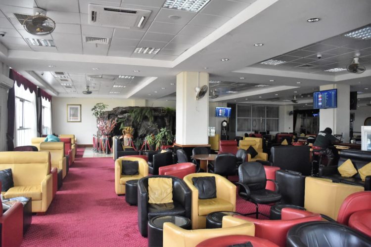 Karibuni Lounge Entebbe Sessel