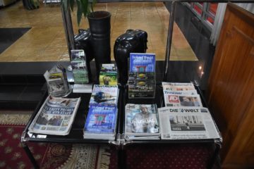 karibuni lounge entebbe zeitschriften