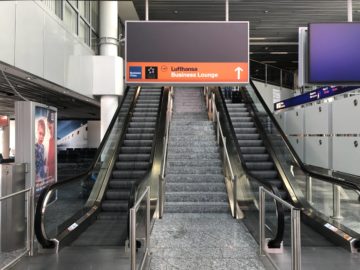 llufthansa business lounge frankfurt a26 wegweiser