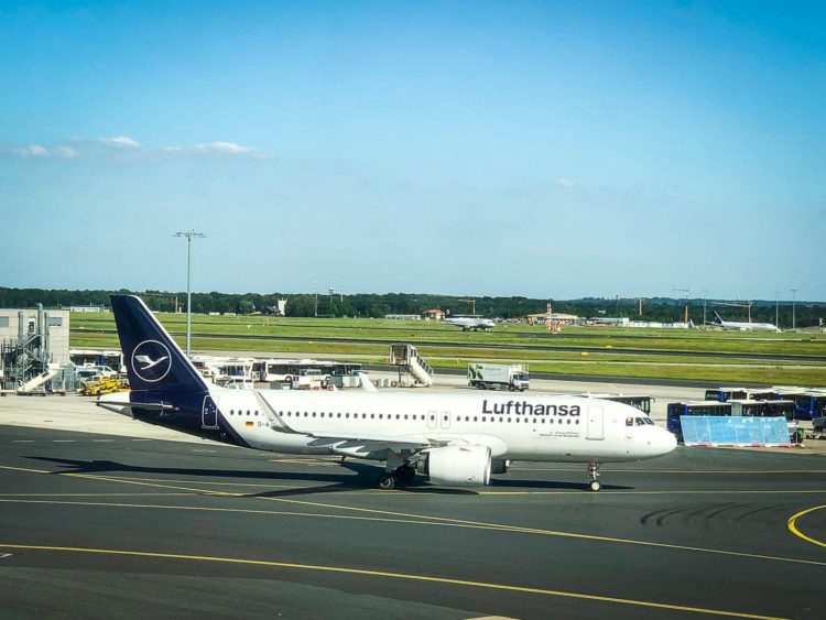 lufthansa a320neo flugzeug frankfurt flughafen