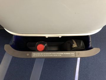 lufthansa business class a350 amenity kit wasser