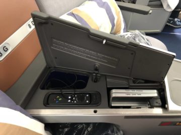 lufthansa business class a350 controller kopfhoerer