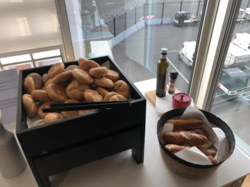 lufthansa business lounge bremen broetchen