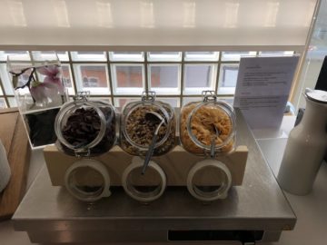 lufthansa business lounge bremen muesli