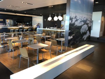 lufthansa business lounge frankfurt a26 blick in die lounge