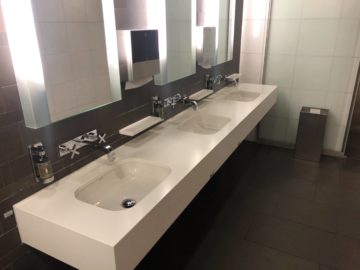 lufthansa business lounge frankfurt a26 waschbereich