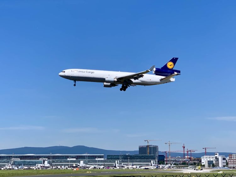 lufthansa cargo mcdonnell douglas md 11f flugzeug
