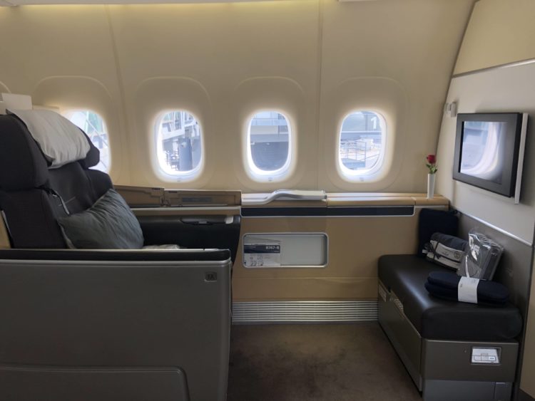 lufthansa first class boeing 747 8i sitz 1b