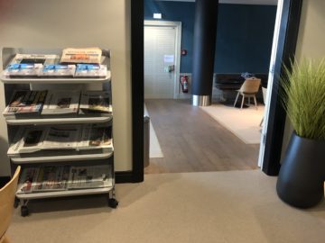 lufthansa panorama lounge frankfurt a26 zeitungen durchgang