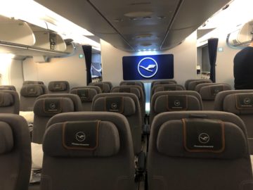 lufthansa premium economy a380 kabine von vorne
