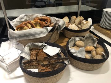 lufthansa senator lounge frankfurt a brot broetchen