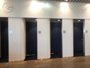 lufthansa senator lounge frankfurt a telefonkabinen
